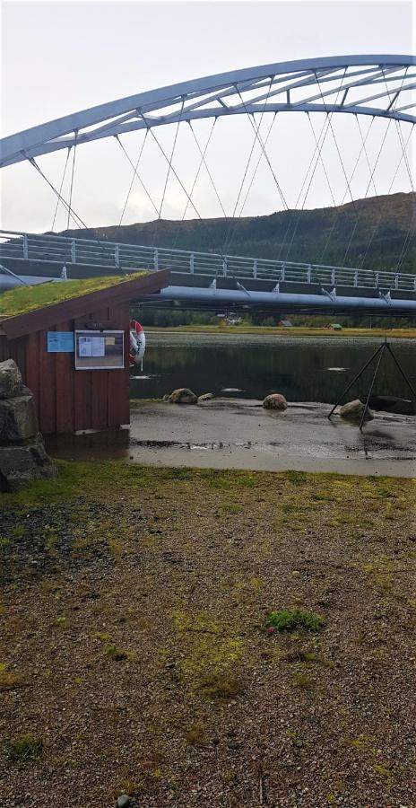 Lyngen Fjordhotell Sjoasen Extérieur photo